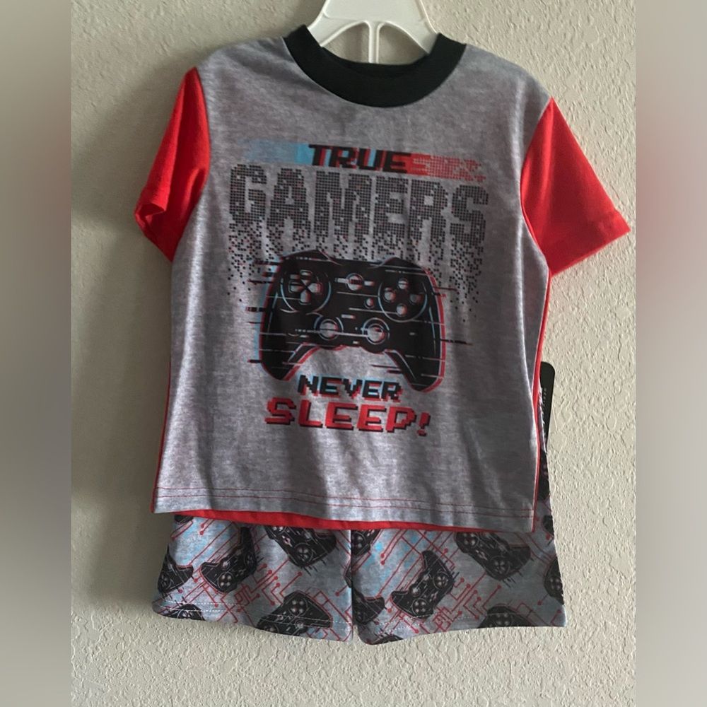 Nwt Briefly Stated Boy Red Gray Gamer Controller Pajama Set Top Shorts Size 4